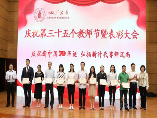 1568258413370597.jpg 卓莉_副本.jpg