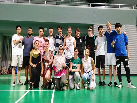 1532090841294598.jpg 羽毛球比赛_副本.jpg